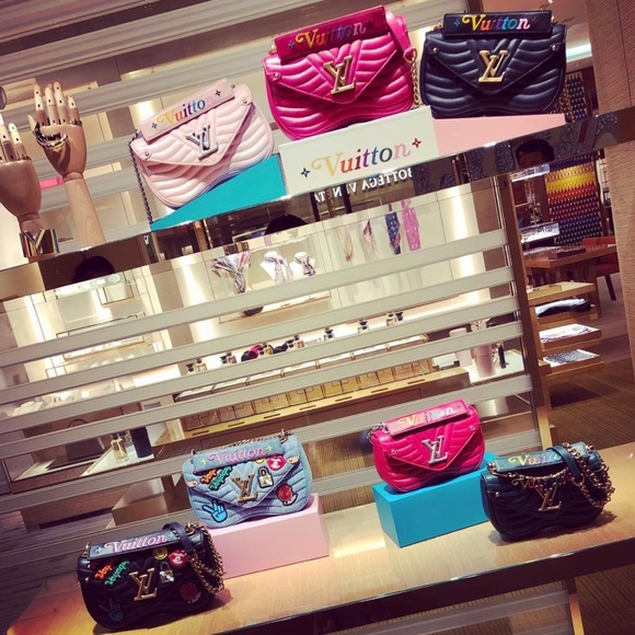 LOUIS VUITTON DENIM CHAIN BAG - Picture 7 of 8